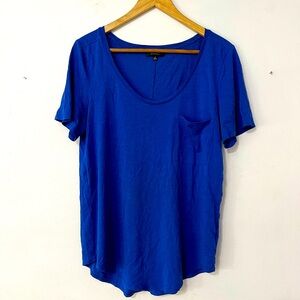 Babaton sapphire blue scoop neck t-shirt with pocket